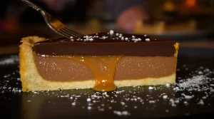 « Même ma belle-mère acariâtre voulait la recette » : ma tarte choco-caramel qui fait croire que j'ai pris des cours de pâtisserie